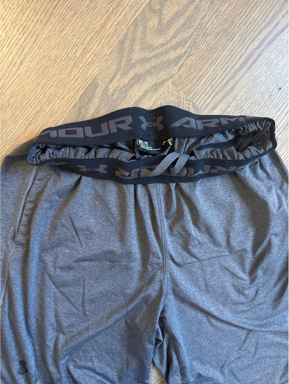 Men’s Under Armour Shorts - Picture 4 of 6
